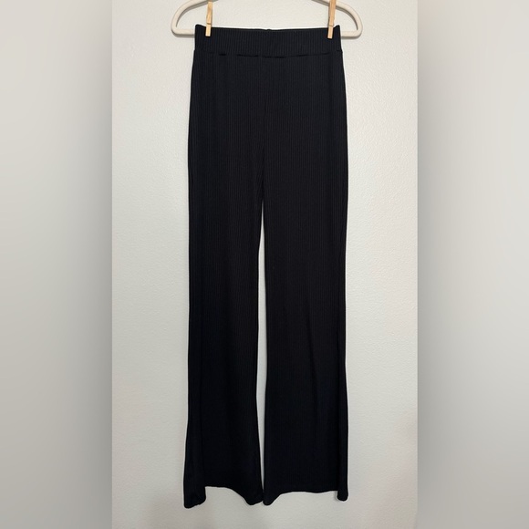 House of Harlow 1960 Pants - House of Harlow 1960 Black Wide Leg Flare Ribbed Pull On Pants - Medium